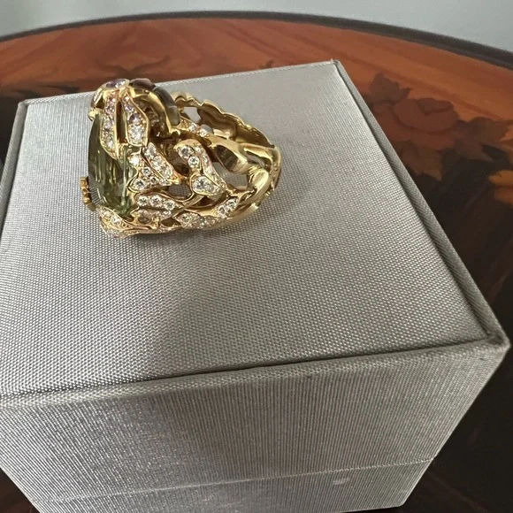 Authentic Christian Dior beautiful ring in size 5.25, in excellent condition - Picture 11 of 15